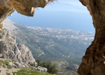 Δρακοντόσπηλος: Το μέρος της Ελλάδας που δεν μπορούν να προσεγγίσουν όλοι